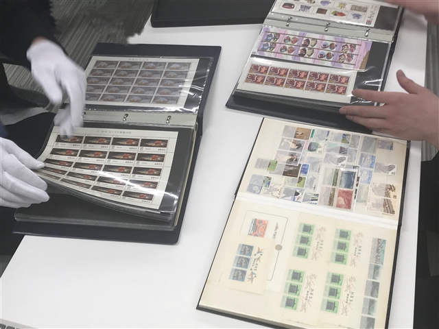 査定員と切手アルバム